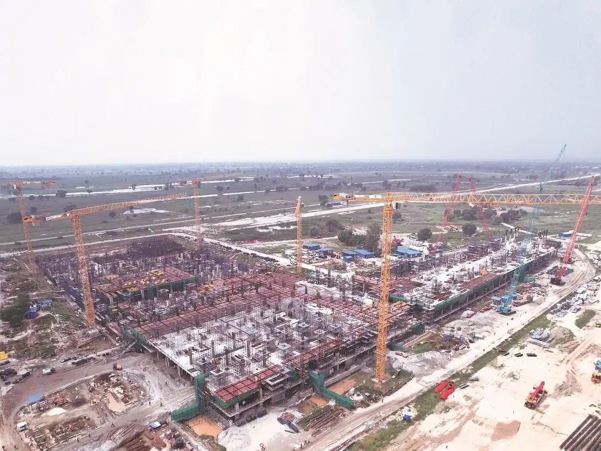 Noida International Airport (Opens 2025)